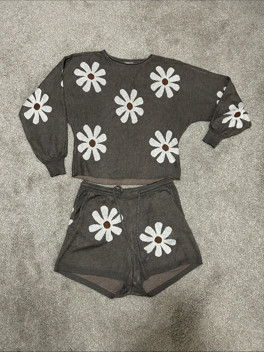 Gray Daisy Knit Sweater & Shorts Set - Women's Cozy Two-Piece